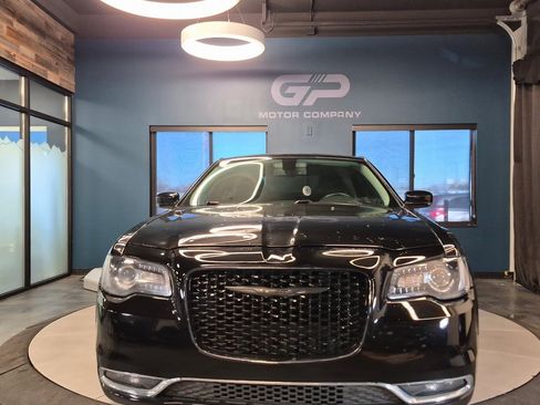 Used 2021 Chrysler 300 Touring L image 8
