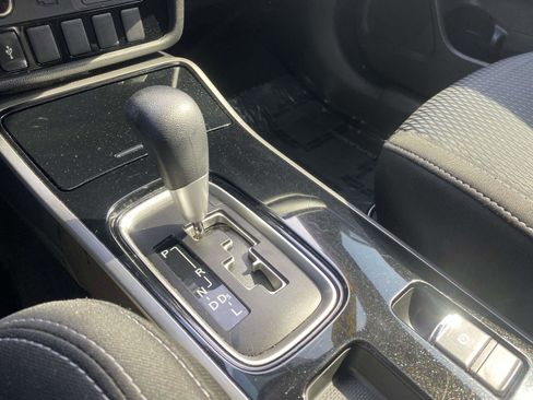 Used 2019 Mitsubishi Outlander ES image 27
