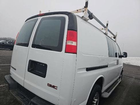 Used 2018 GMC Savana 2500 w/ Driver Convenience Package image 4