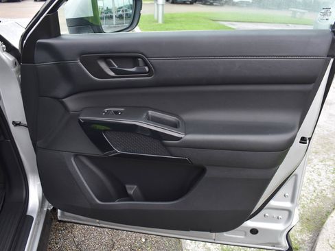 Used 2024 Nissan Pathfinder SV FWD image 70
