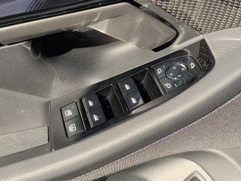 Used 2026 BMW M5 w/ Carbon Package image 27