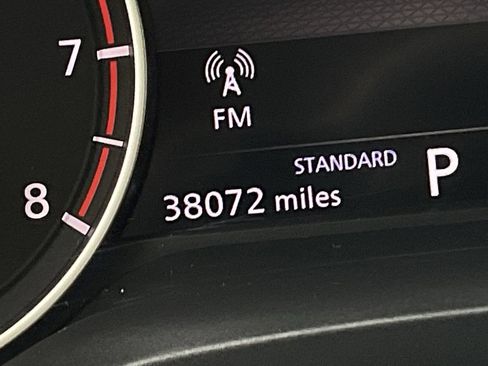 Used 2025 Nissan Rogue SV FWD image 39