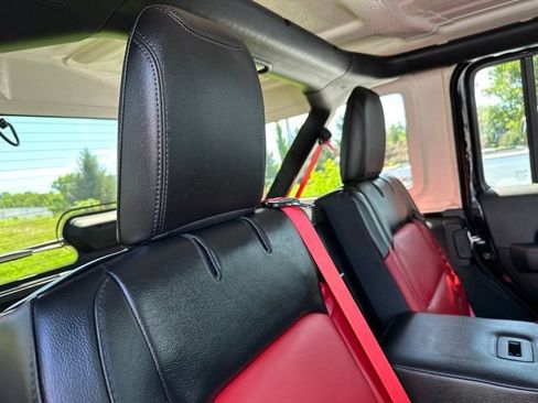 Used 2023 Jeep Wrangler Unlimited Rubicon 392 AWD/4WD image 15