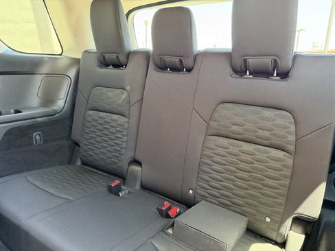 Used 2025 Nissan Pathfinder SV w/ SV Premium Package FWD image 36
