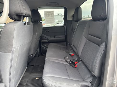 Used 2024 Nissan Frontier SV w/ Technology Package image 24