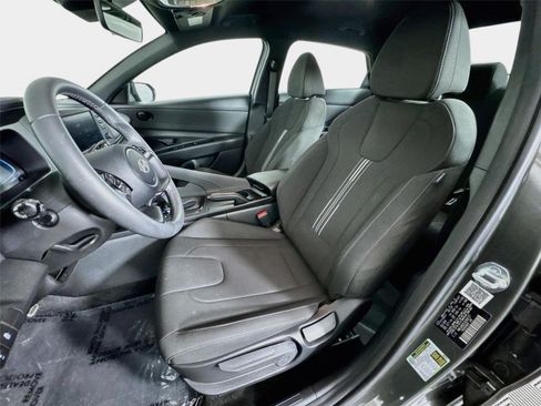 Certified 2025 Hyundai Elantra Sport FWD image 11