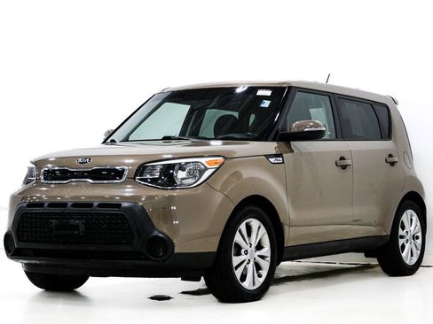 Used 2014 Kia Soul + w/ Audio Package FWD image 3