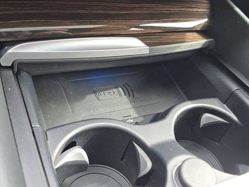 Used 2023 BMW 530e xDrive w/ Premium Package image 34