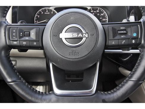 Used 2025 Nissan Pathfinder SL FWD image 18