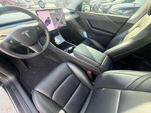 Used 2021 Tesla Model Y Long Range AWD/4WD image 17