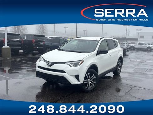 Used 2016 Toyota RAV4 LE image 1