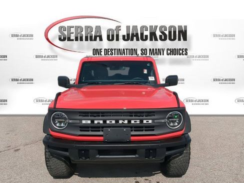 Used 2023 Ford Bronco Black Diamond w/ Sasquatch Package image 3