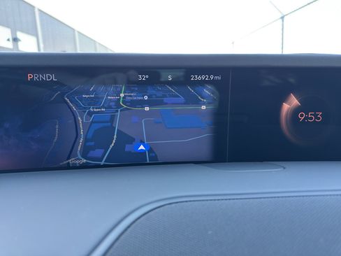 Used 2024 Lincoln Nautilus Reserve w/ Equipment Group 202A image 15