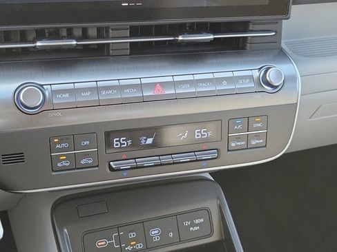 Used 2024 Hyundai Kona Limited FWD image 28