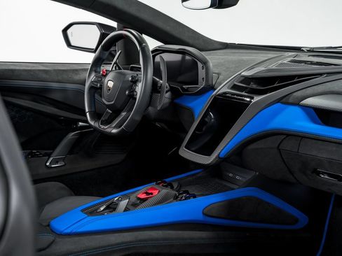 Used 2025 Lamborghini Revuelto AWD/4WD image 29