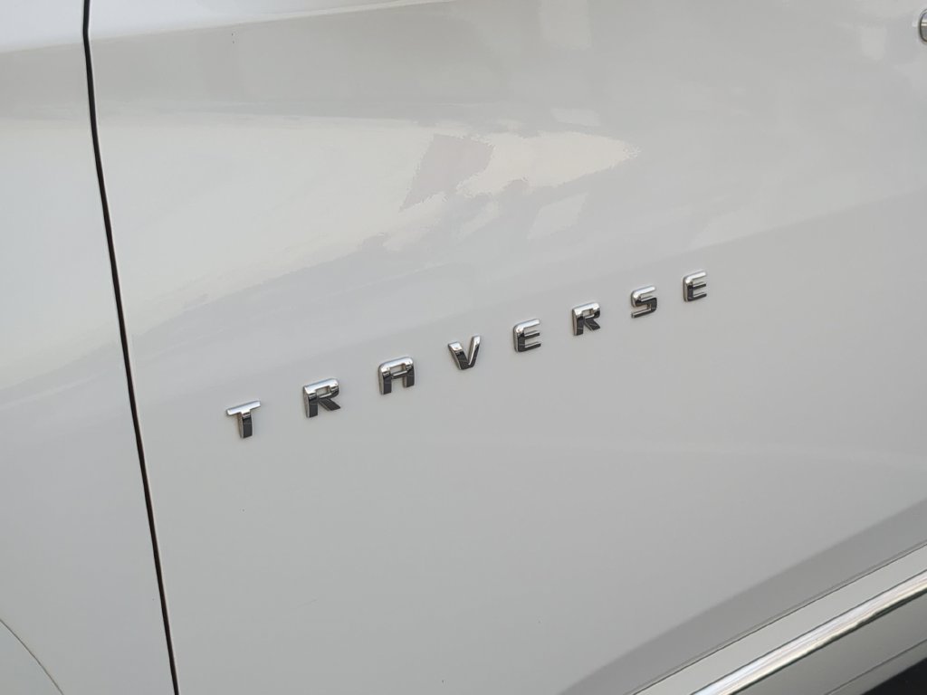 Used 2018 Chevrolet Traverse Premier w/ Driver Confidence II Package FWD image 10