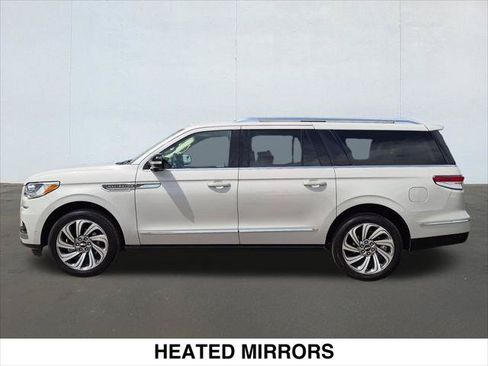 Used 2023 Lincoln Navigator L Reserve AWD/4WD image 8