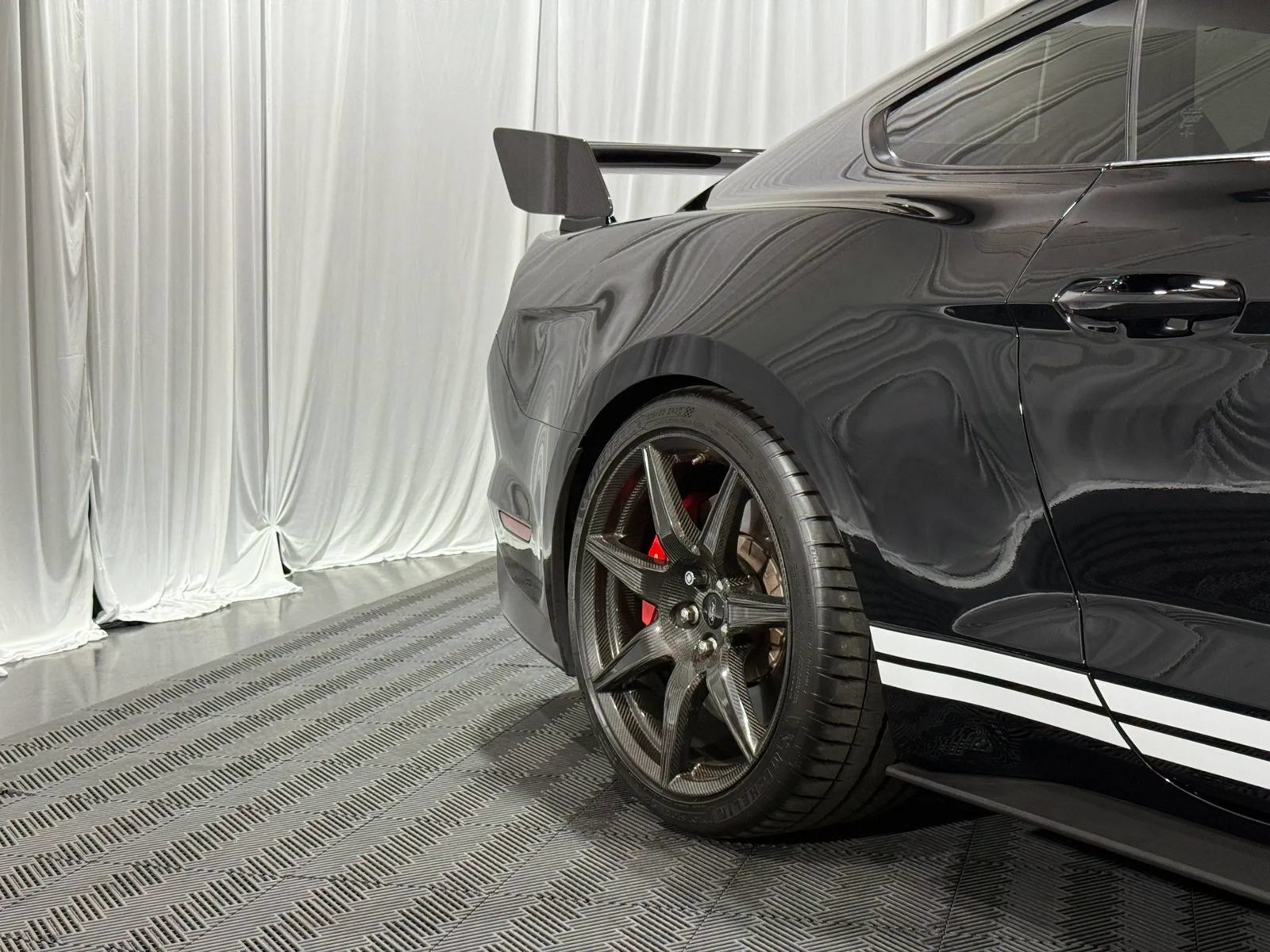 Used 2022 Ford Mustang Shelby GT500 w/ Carbon Fiber Track Pack RWD image 8