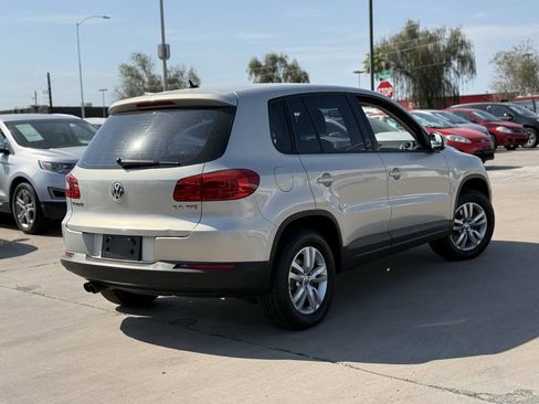 Used 2012 Volkswagen Tiguan S image 5