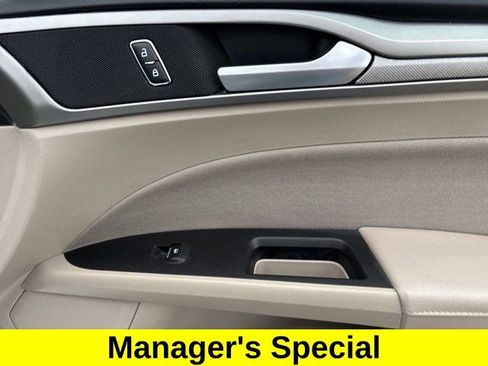 Used 2019 Ford Fusion SE image 42