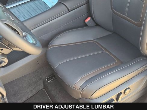 New 2026 Nissan Armada SL w/ Captain's Chari Seat Package AWD/4WD image 16