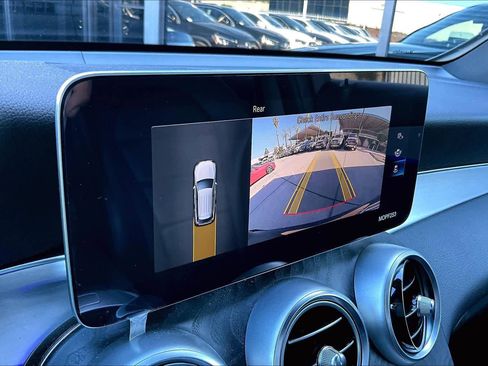 Used 2022 Mercedes-Benz GLC 300 image 27