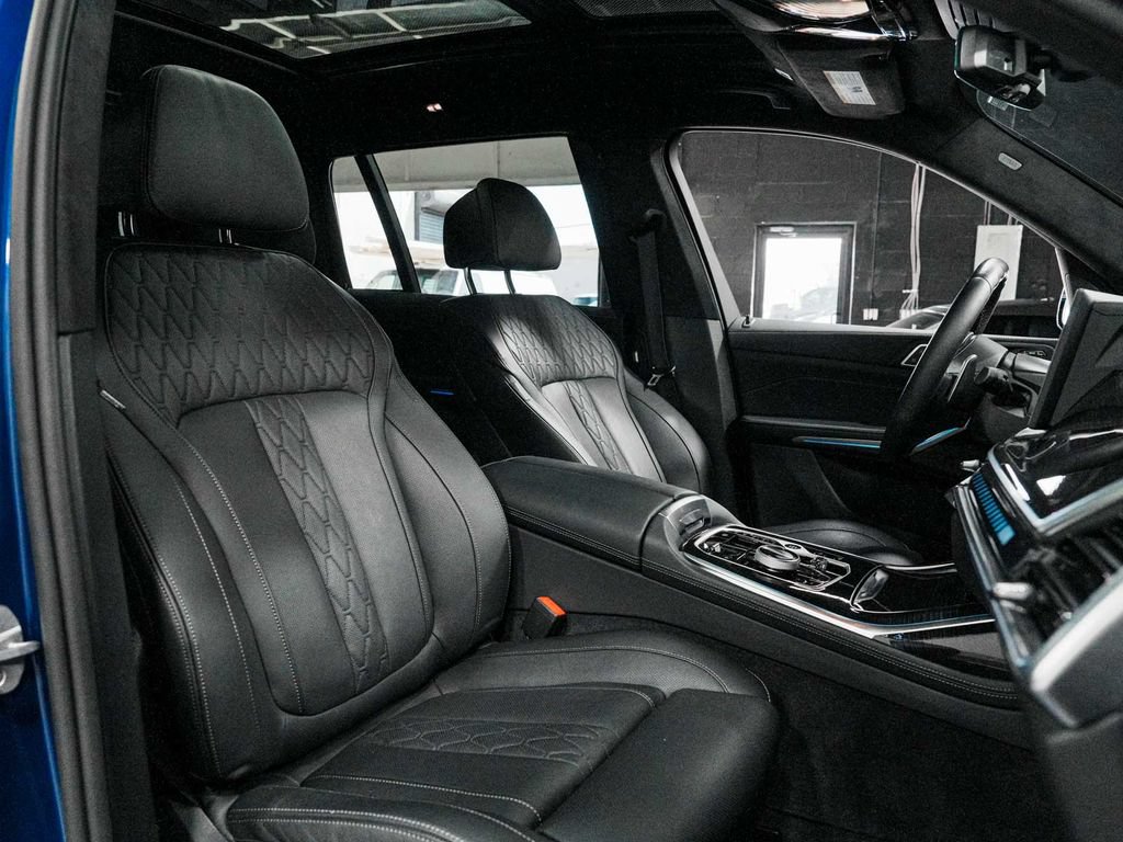 Used 2026 BMW X7 M60i AWD/4WD image 43