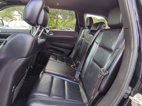 Used 2021 Jeep Grand Cherokee Limited image 14