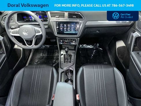Used 2023 Volkswagen Tiguan SE w/ Panoramic Sunroof Package FWD image 24