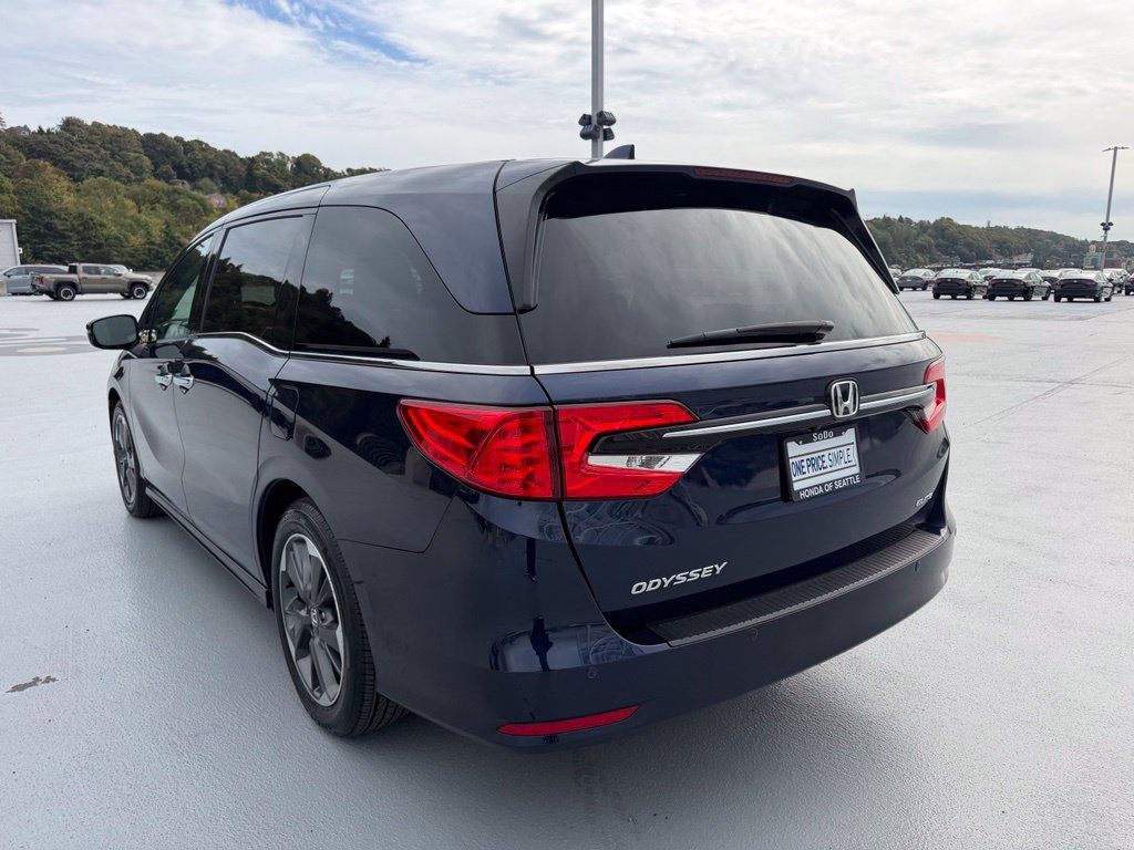 Used 2023 Honda Odyssey Elite image 5