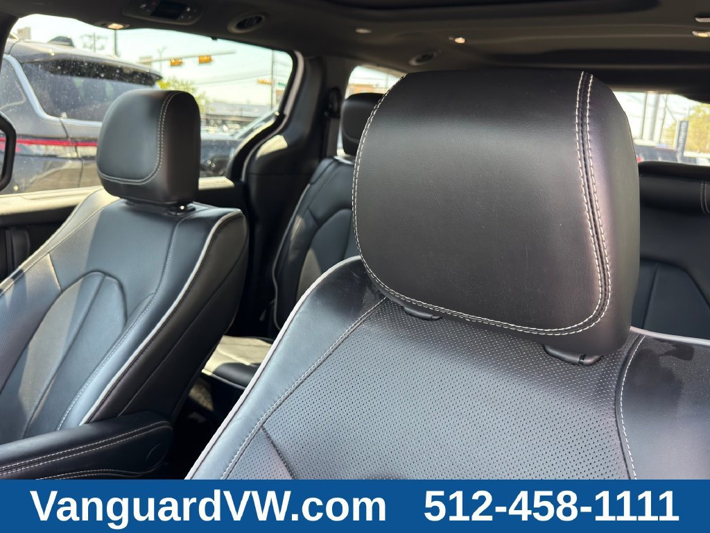 Used 2026 Chrysler Pacifica Limited FWD image 14