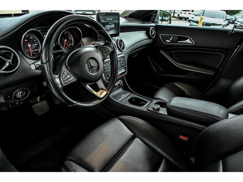 Used 2018 Mercedes-Benz CLA 250 image 10