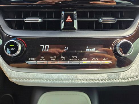 Used 2020 Toyota Corolla SE FWD image 30