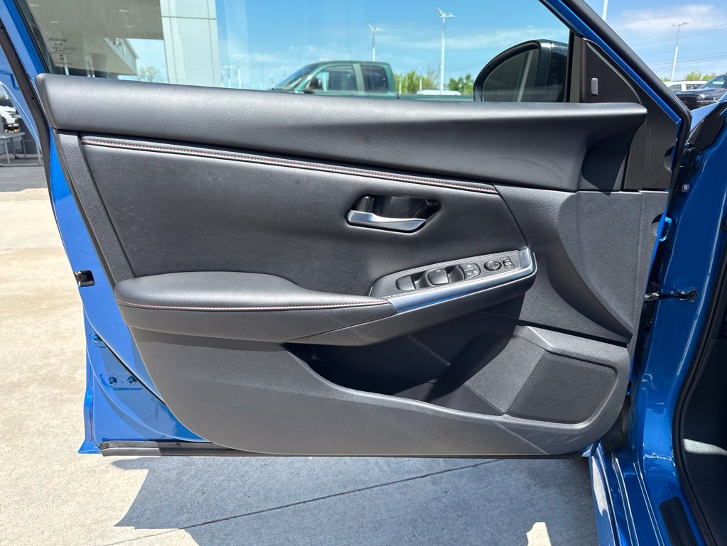 Used 2025 Nissan Sentra SR FWD image 23