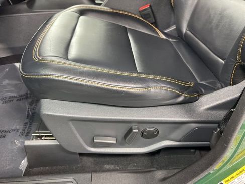 Used 2024 Ford Bronco Badlands image 13