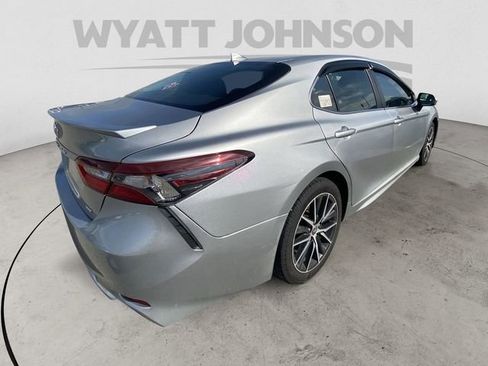 Used 2021 Toyota Camry SE FWD image 10