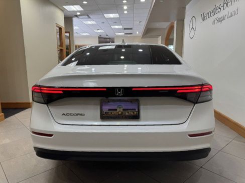 Used 2023 Honda Accord EX image 4