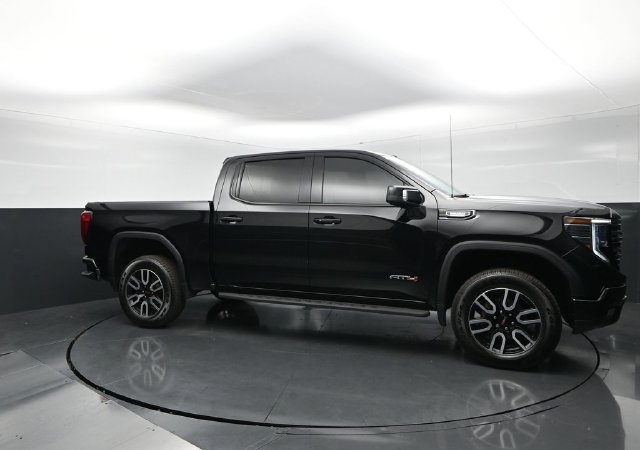 Used 2024 GMC Sierra 1500 AT4 w/ Technology Package AWD/4WD image 6