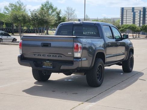 Used 2022 Toyota Tacoma TRD Off-Road w/ Technology Package AWD/4WD image 5