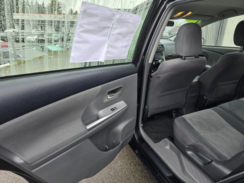 Used 2012 Toyota Prius V Three FWD image 17