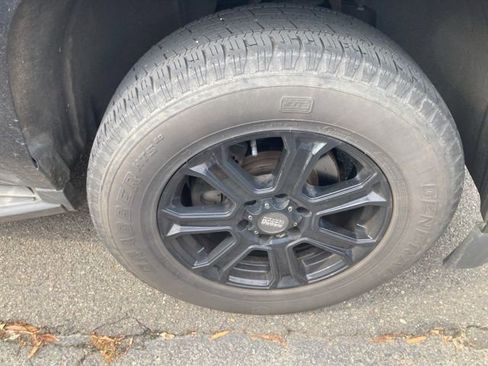 Used 2019 Chevrolet Tahoe LT image 8