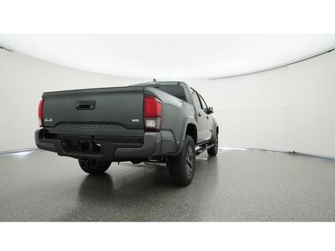 Used 2023 Toyota Tacoma SR5 w/ Technology Package image 25