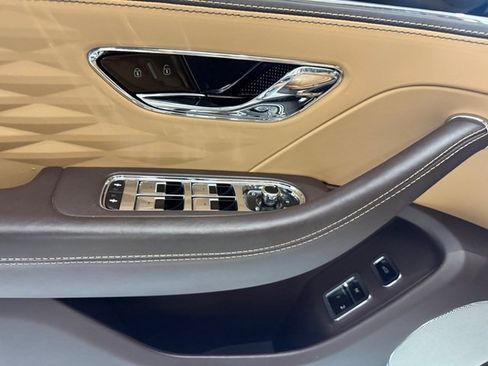 Used 2022 Bentley Flying Spur V8 AWD/4WD image 10