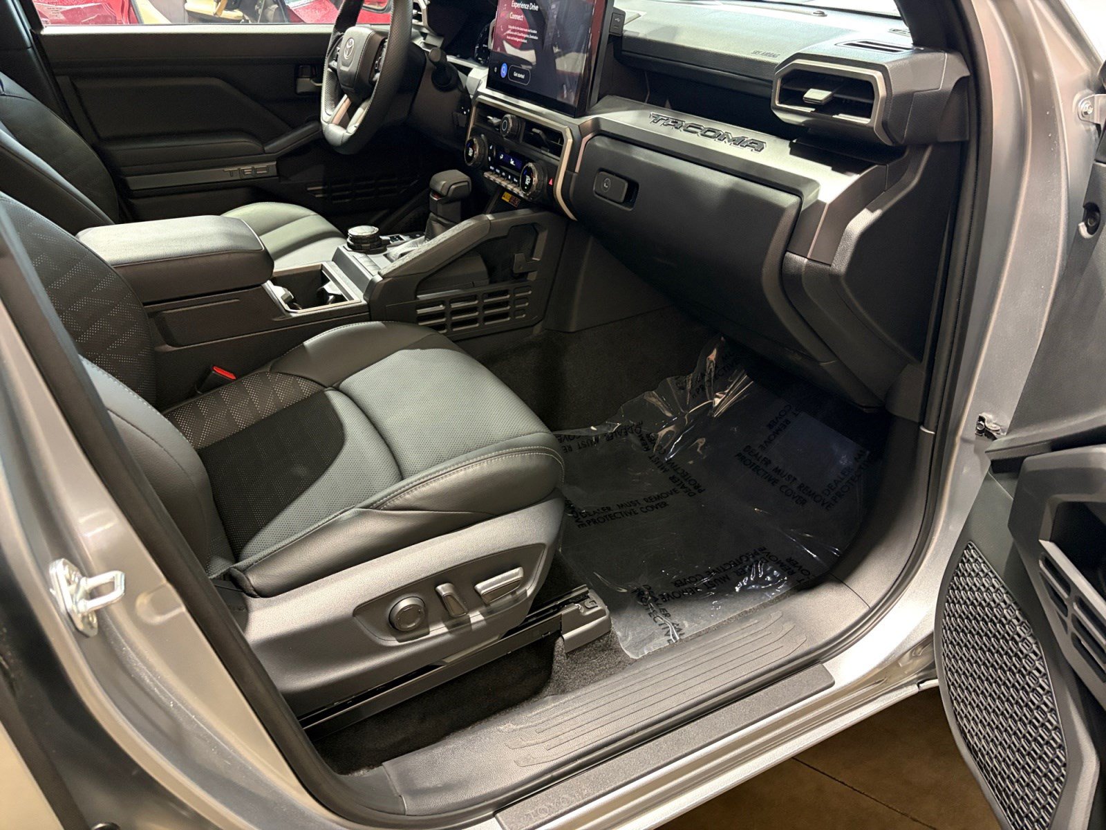 Certified 2025 Toyota Tacoma TRD Sport w/ TRD Sport Premium Package AWD/4WD image 29