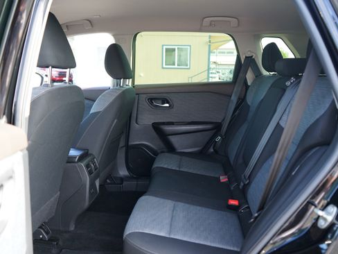 Used 2023 Nissan Rogue SV image 26