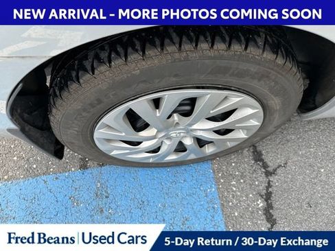 Used 2019 Toyota Corolla LE w/ Carpet Mat Package (TMS) FWD image 14