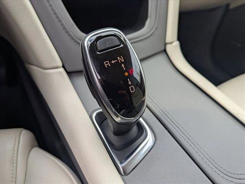 Used 2019 Cadillac XT5 Premium Luxury w/ Driver Assist Package image 15