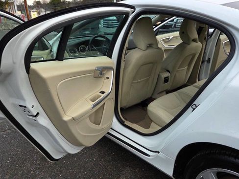 Used 2012 Volvo S60 T5 image 28
