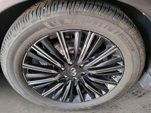 Used 2019 INFINITI QX80 Limited w/ All-Season Package image 12