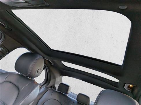 Used 2021 Mercedes-Benz C 300 4MATIC Sedan image 12